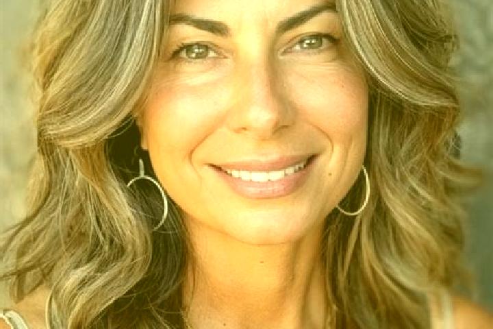 Eleanor, 34, a brunette grey-eyed ebony companion based in Marracos. Offering Massage, Travel Companion, Dinner Date. Available for incall and outcall, day a...