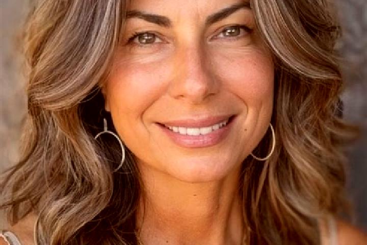 Eleanor, 34, a brunette grey-eyed latina companion based in Lainate. Offering Dinner Date, Massage, 69, GFE, Fetish. Available for incall and outcall, overni...