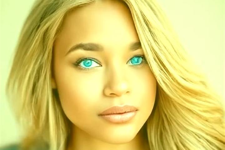 Eleanor, 34, a dark blonde blue-eyed latina companion based in Landelles. Offering CIM, Travel Companion, Prostate Massage, Duos. Available for incall and ou...