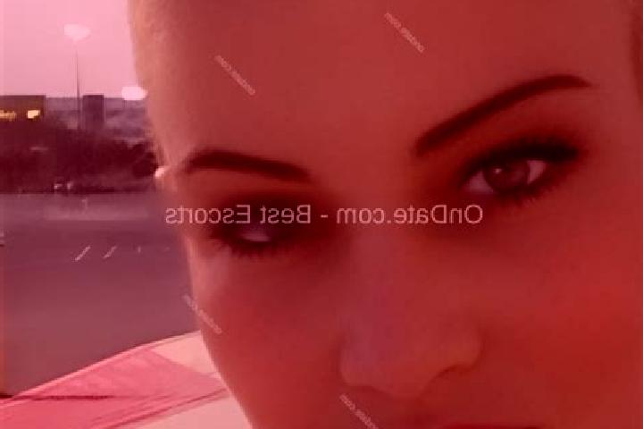 Eleanor, 34 — Escort in Karpochori, Greece