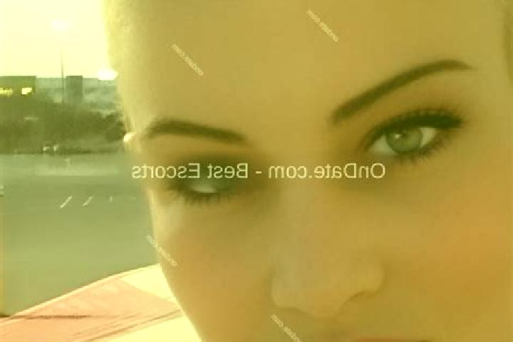 Eleanor, 34 — Escort in Tistagede, Indonesia