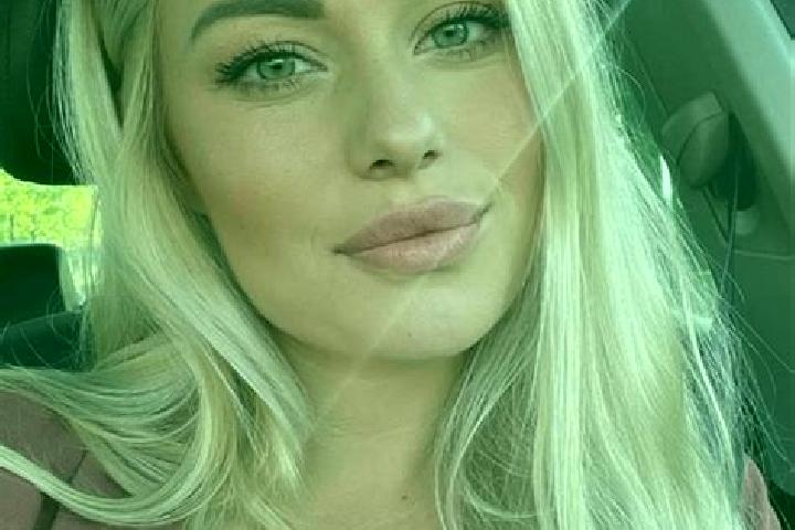 Eleanor, 35, a blonde hazel-eyed mediterranean companion based in Schleusingen. Offering CIM, Couples, OWO, BDSM. Available for incall and outcall, day and e...