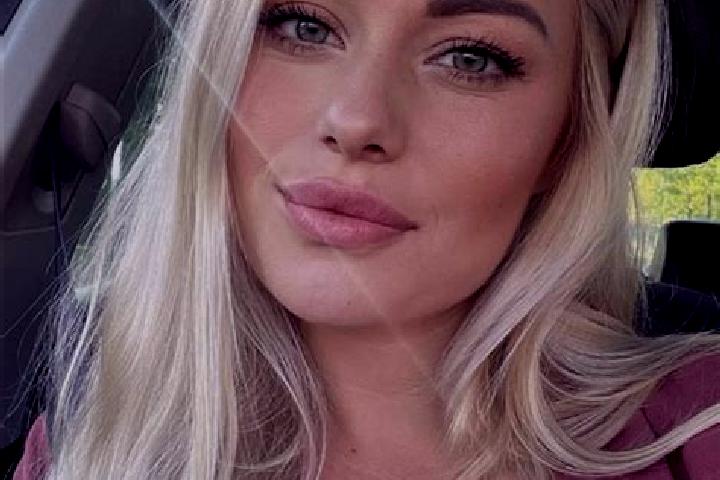 Eleanor, 35, a blonde hazel-eyed slavic companion based in Capitan Meza. Offering Couples, Prostate Massage, Roleplay, 69. Available for incall and outcall, ...