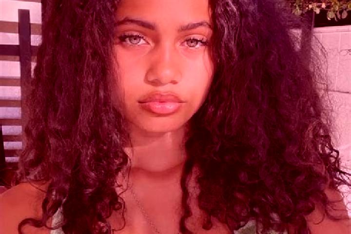 Eleanor, 35, a red green-eyed mixed companion based in Clares de Ribota. Offering Massage, Domination, Tantra, Dinner Date. Available for incall and outcall,...
