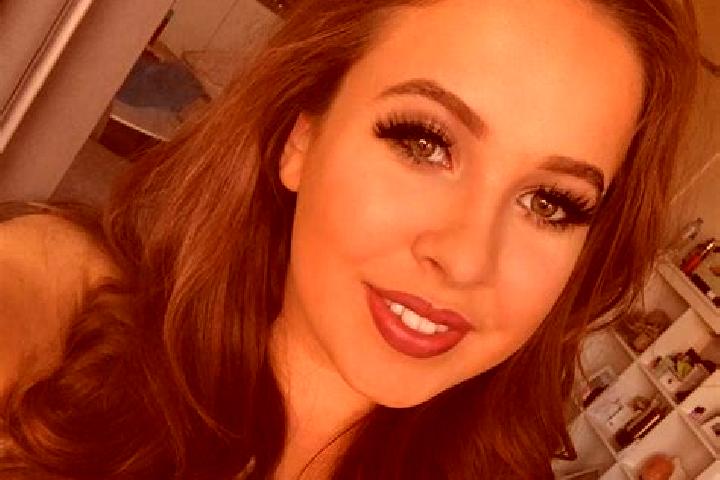 Eleanor, 35, a red grey-eyed latina companion based in Klein-Winternheim. Offering Overnight, Striptease, Duos, Party Girl, OWO. Available for incall and out...