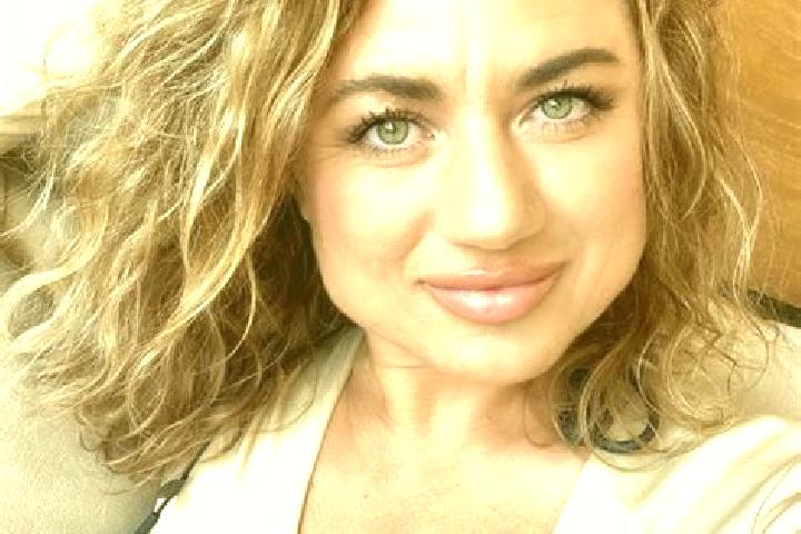 Eleanor, 35 — Escort in Aznakayevo, Russia