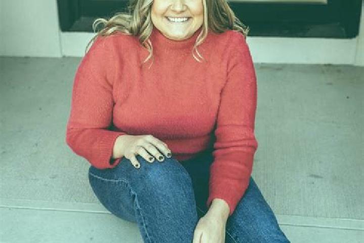Eleanor, 35 — Escort in Brooklin, Canada