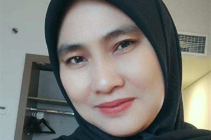 Eleanor, 35 — Escort in Enrekang, Indonesia