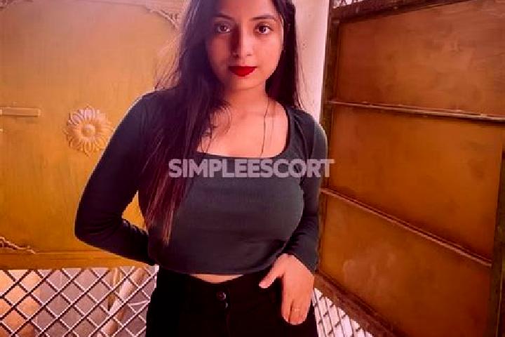 Eleanor, 35 — Escort in Panvel, India