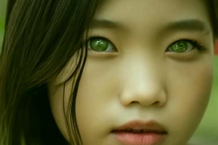 Eleanor, 36, a red green-eyed asian companion based in Mus. Offering GFE, Tantra, Girlfriend Experience. Available for incall and outcall, day and evening da...