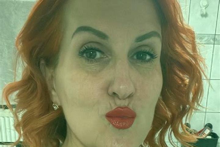 Eleanor, 36 — Escort in Theys, France