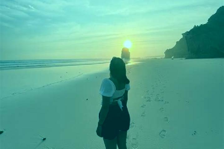 Eleanor, 36 — Escort in Werang, Indonesia