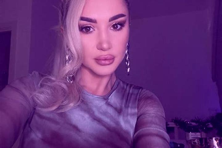 Eleanor, 37, a blonde grey-eyed asian companion based in Golubinka. Offering BDSM, Couples, GFE, Roleplay, Travel Companion. Available for incall and outcall...