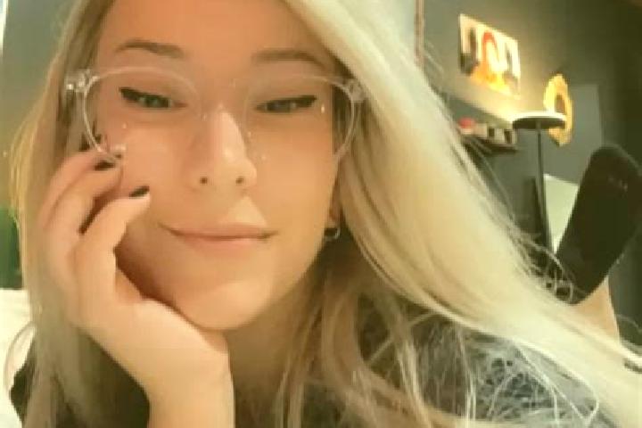 Eleanor, 37, a blonde grey-eyed european companion based in Meteti. Offering Duos, Overnight, BDSM, Erotic Massage. Available for incall and outcall, overnig...