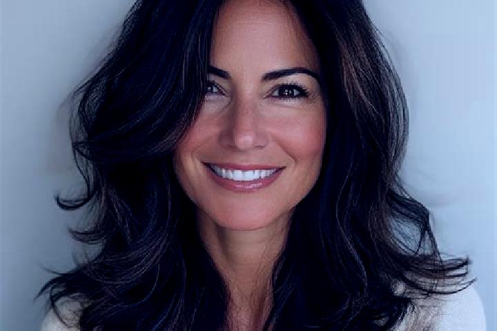 Eleanor, 37, a brunette dark-eyed caucasian companion based in Paicandu. Offering Duos, 69, Dinner Date. Available for incall and outcall, day and evening da...