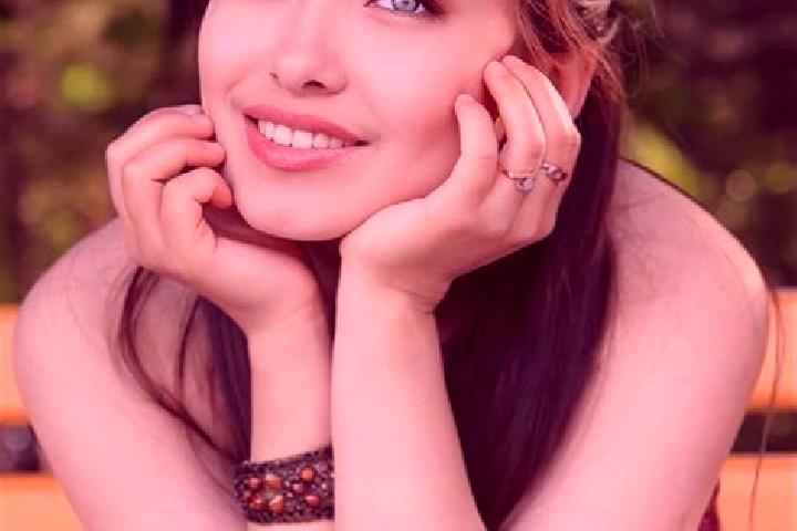 Eleanor, 37, a red blue-eyed asian companion based in Tangerine. Offering Duos, Girlfriend Experience, 69. Available for incall and outcall, day and evening ...