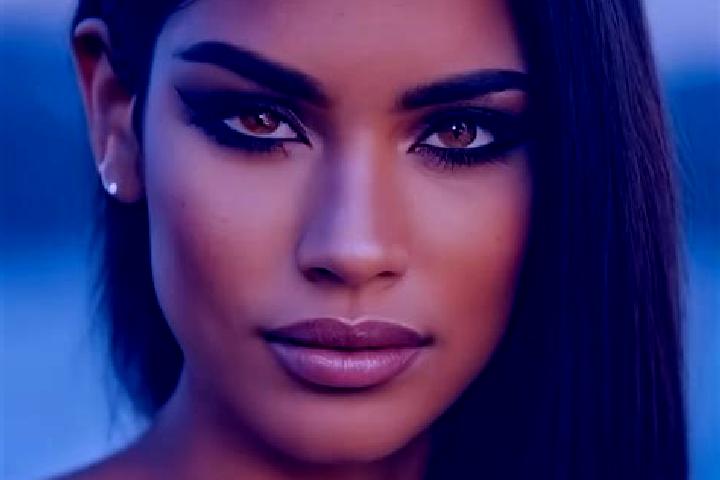Eleanor, 37, a red grey-eyed latina companion based in Feliceni. Offering A-Level, Dinner Date, Domination, GFE. Available for incall and outcall, day and ev...