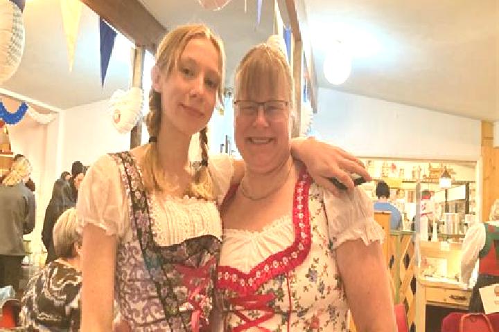 Eleanor, 37 — Escort in Lossburg, Germany