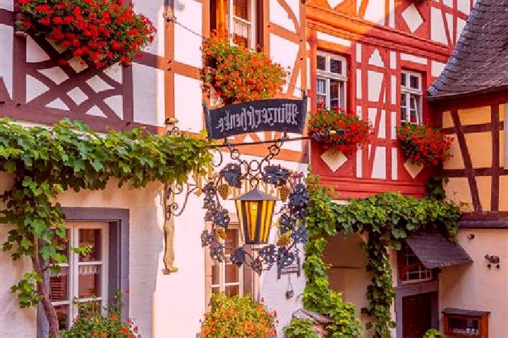 Eleanor, 37 — Escort in Tommelsdorf, Germany