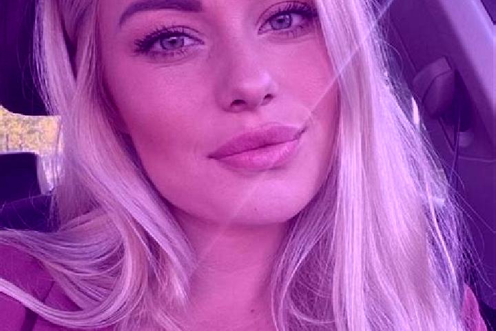 Eleanor, 38, a blonde hazel-eyed slavic companion based in Jiuhe. Offering 69, Dinner Date, BDSM, Erotic Massage. Available for incall and outcall, day and e...