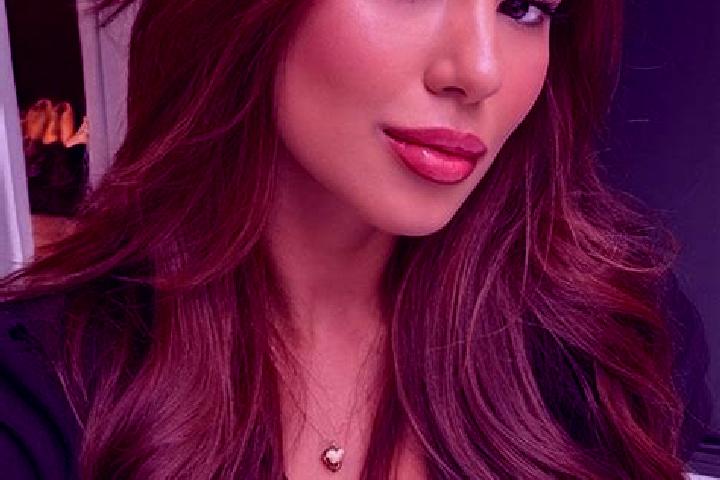 Eleanor, 38, a chestnut brown-eyed latina companion based in University Heights. Offering Massage, Dinner Date, OWO. Available for incall and outcall, overni...