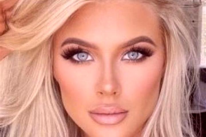 Eleanor, 38, a platinum blonde amber-eyed mixed companion based in Yelabuga. Offering BDSM, Tantra, Deep French Kissing. Available for incall and outcall, da...