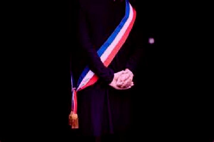 Eleanor, 38, a platinum blonde hazel-eyed caucasian companion based in Bangor. Offering BDSM, Massage, Party Girl, Deep French Kissing. Available for incall ...