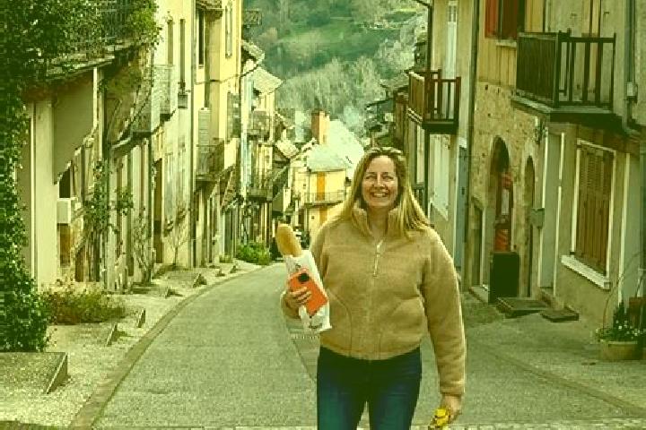 Eleanor, 38 — Escort in Najac, France