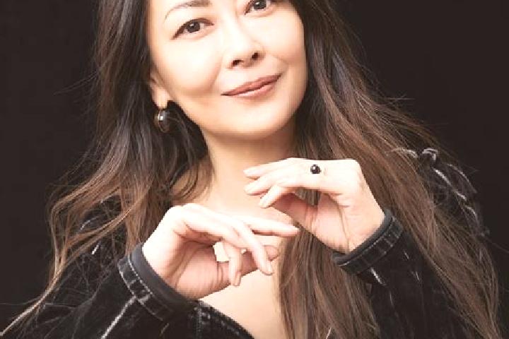 Eleanor, 38 — Escort in Nakayama, Japan