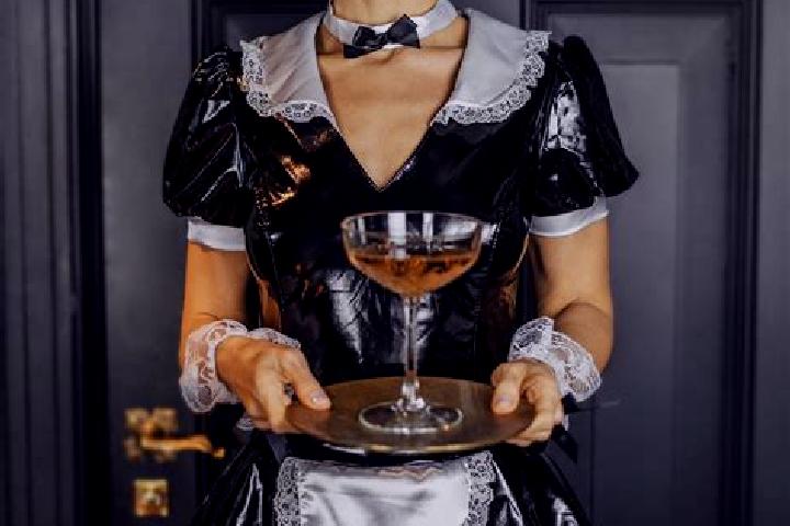 Eleanor, 39, a black dark-eyed caucasian companion based in Frazione Chiesa. Offering Tantra, BDSM, Couples. Available for incall and outcall, day and evenin...
