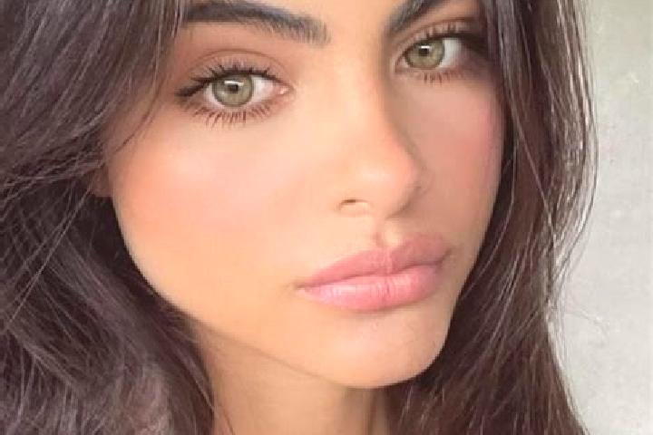 Eleanor, 39, a black hazel-eyed middle eastern companion based in Sao Romao. Offering GFE, Travel Companion, Couples. Available for incall and outcall, overn...