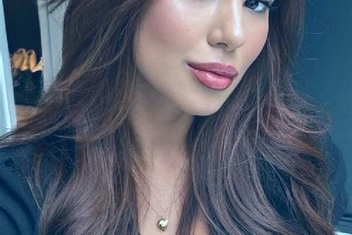 Eleanor, 39, a chestnut brown-eyed latina companion based in Sakarkaya. Offering BDSM, Overnight, Striptease. Available for incall and outcall, day and eveni...