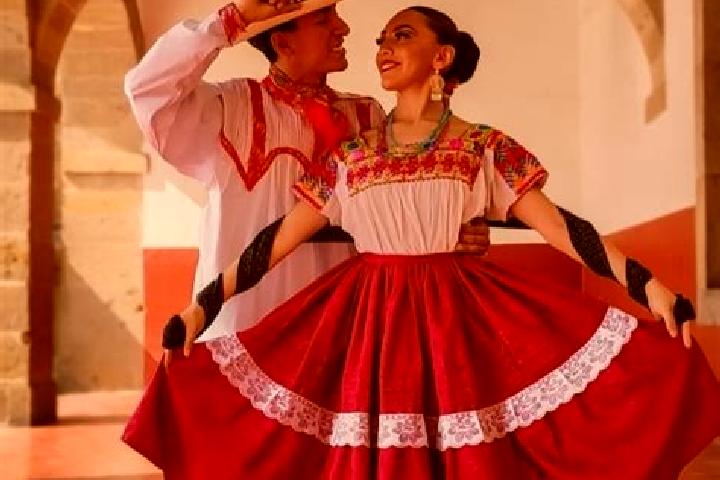 Eleanor, 39 — Escort in Jaltocan, Mexico