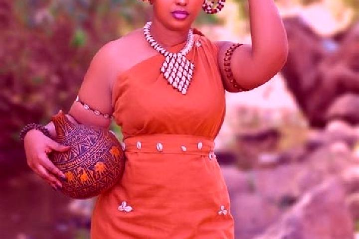 Eleanor, 39 — Escort in Kikuyu, Kenya
