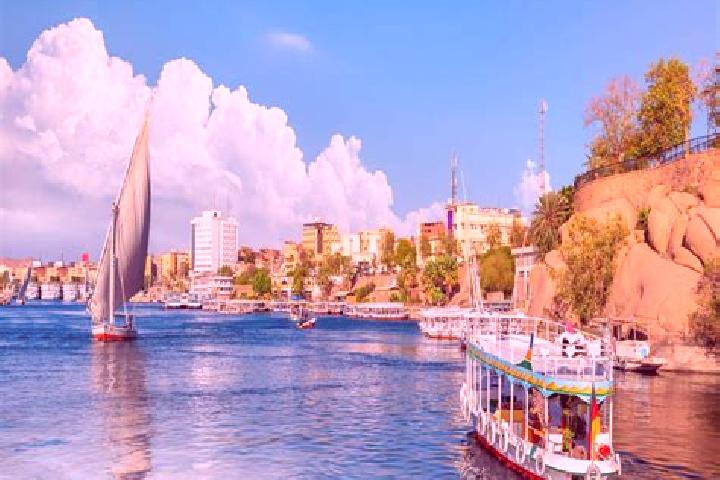 Eleanor, 39 — Escort in Maghaghah, Egypt