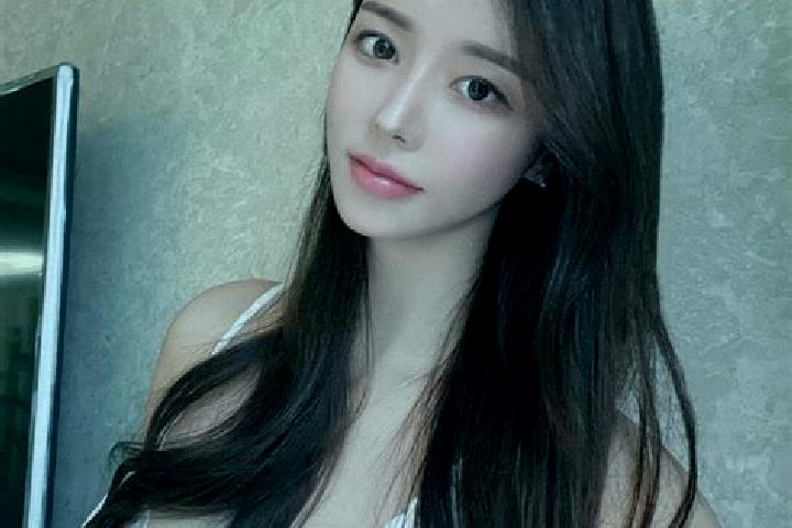 Eleanor, 39 — Escort in Xiafan, China