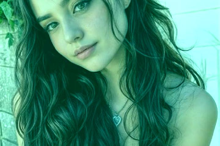 Elizabeth, 20, a auburn hazel-eyed mixed companion based in Miloslaw. Offering OWO, Duos, Striptease, 69. Available for incall and outcall, overnight booking...