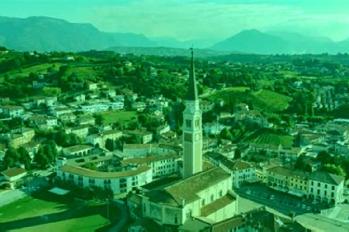 Elizabeth, 20 — Escort in Breganze, Italy