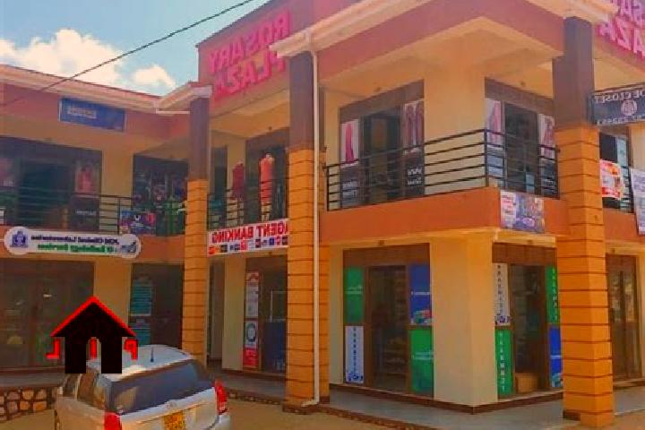 Elizabeth, 20 — Escort in Bweyogerere, Uganda