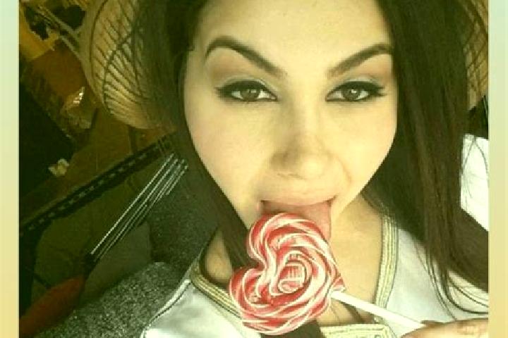 Elizabeth, 20 — Escort in Camin, Romania