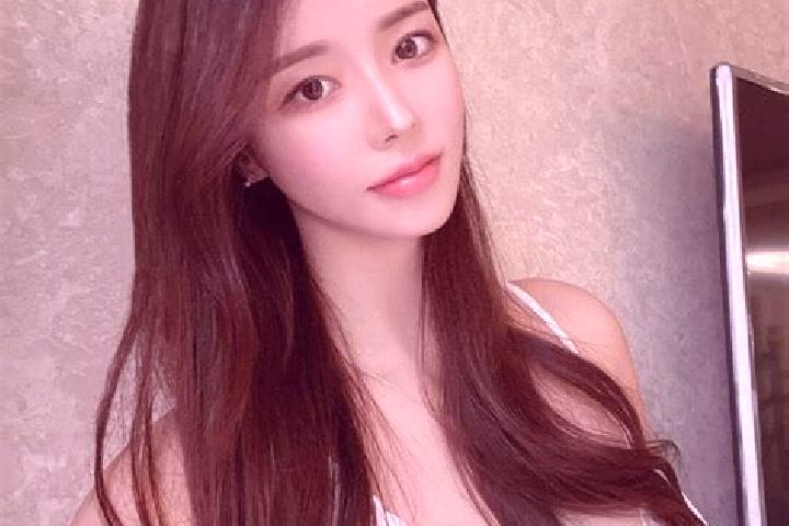 Elizabeth, 20 — Escort in Damatou, China