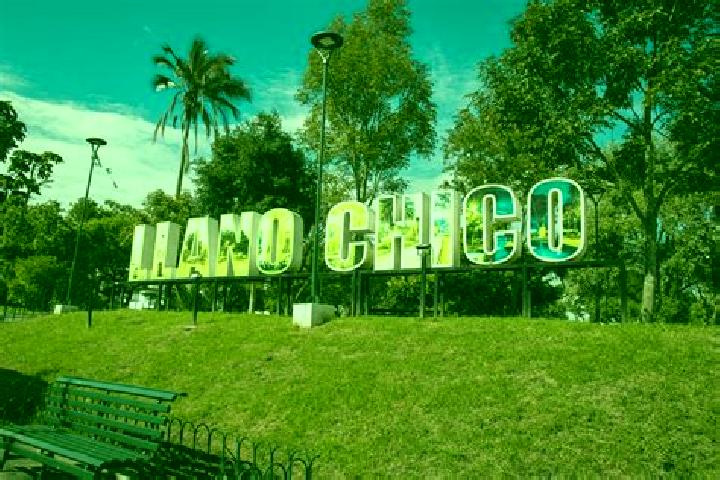 Elizabeth, 20 — Escort in Llano Chico, Ecuador