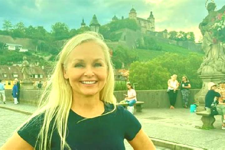 Elizabeth, 20 — Escort in Meersburg, Germany