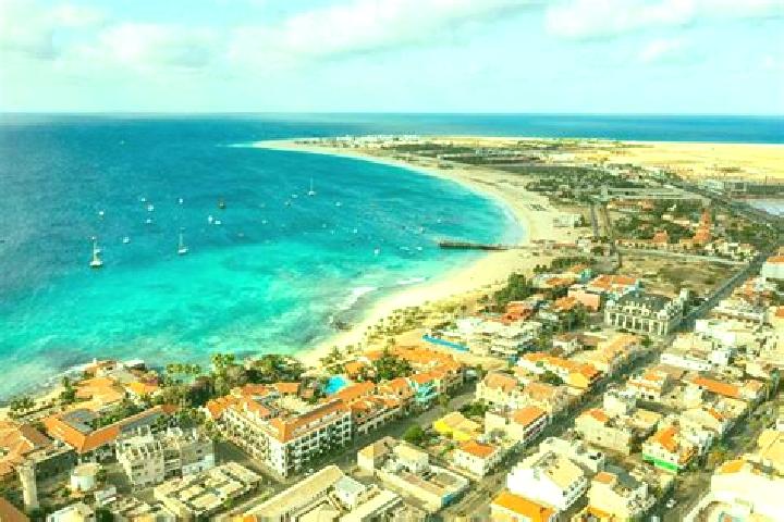 Elizabeth, 20 — Escort in Praia, Cape Verde