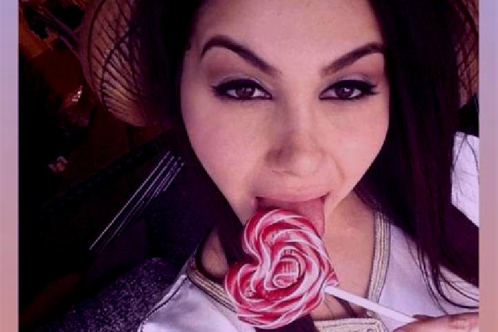 Elizabeth, 20 — Escort in Rasog, China