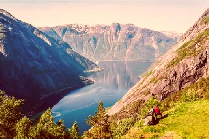 Elizabeth, 20 — Escort in Sogndalsfjora, Norway