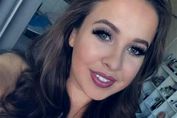 Elizabeth, 21, a blonde brown-eyed caucasian companion based in Bunirasa. Offering A-Level, Erotic Massage, Girlfriend Experience, BDSM. Available for incall...