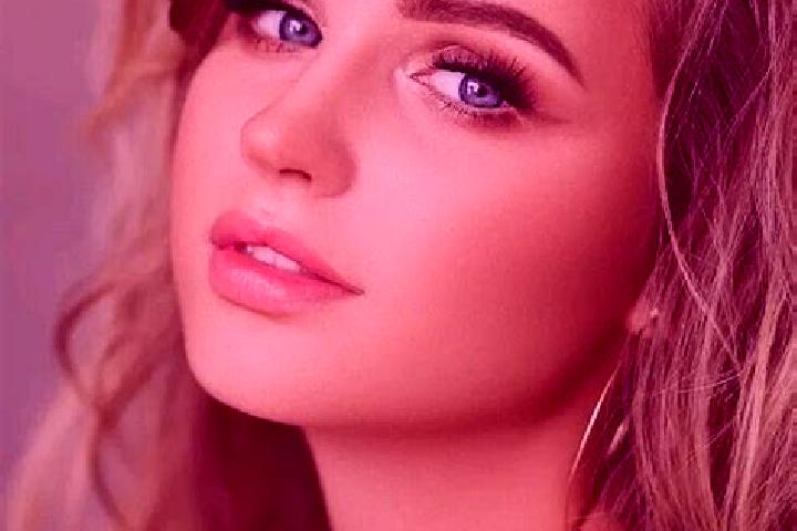 Elizabeth, 21, a dark blonde blue-eyed indian companion based in Stockton. Offering Party Girl, GFE, Overnight. Available for incall and outcall, day and eve...