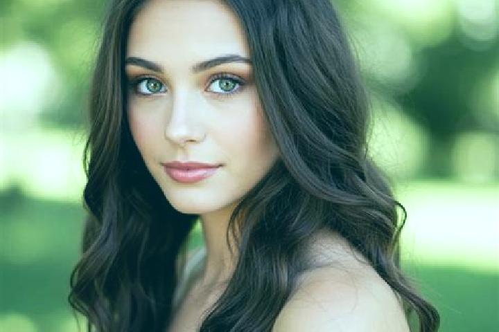 Elizabeth, 21, a dark blonde hazel-eyed european companion based in Ludwigschorgast. Offering Girlfriend Experience, BDSM, CIM, Duos. Available for incall an...