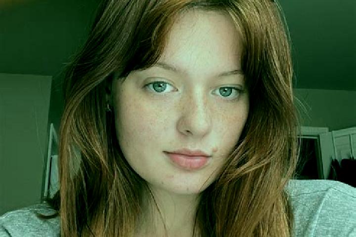 Elizabeth, 21, a red blue-eyed mixed companion based in Massau. Offering CIM, Dinner Date, A-Level. Available for incall and outcall, day and evening dates.